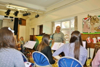 Mike, the organiser of the workshop keeps us in order.